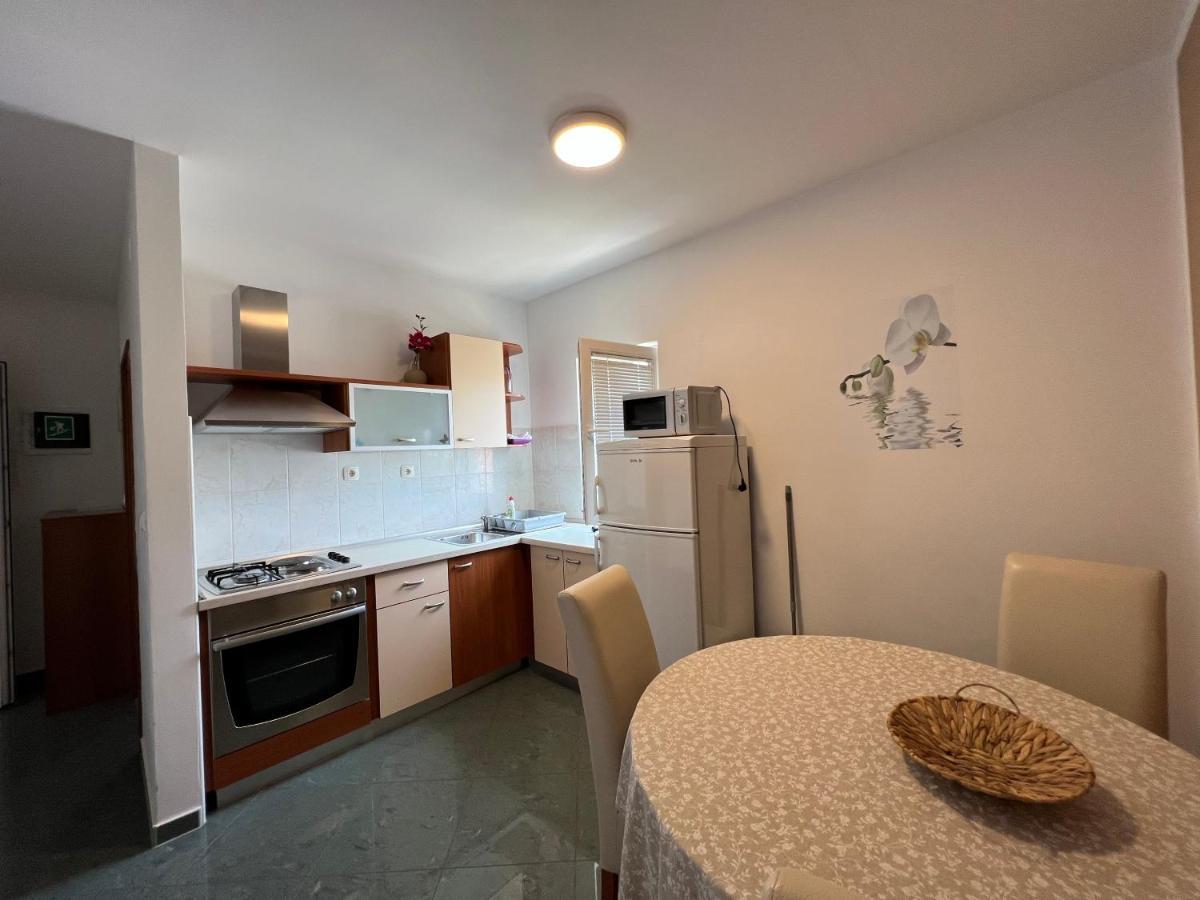 Apartments Ana Stari Grad  Ngoại thất bức ảnh