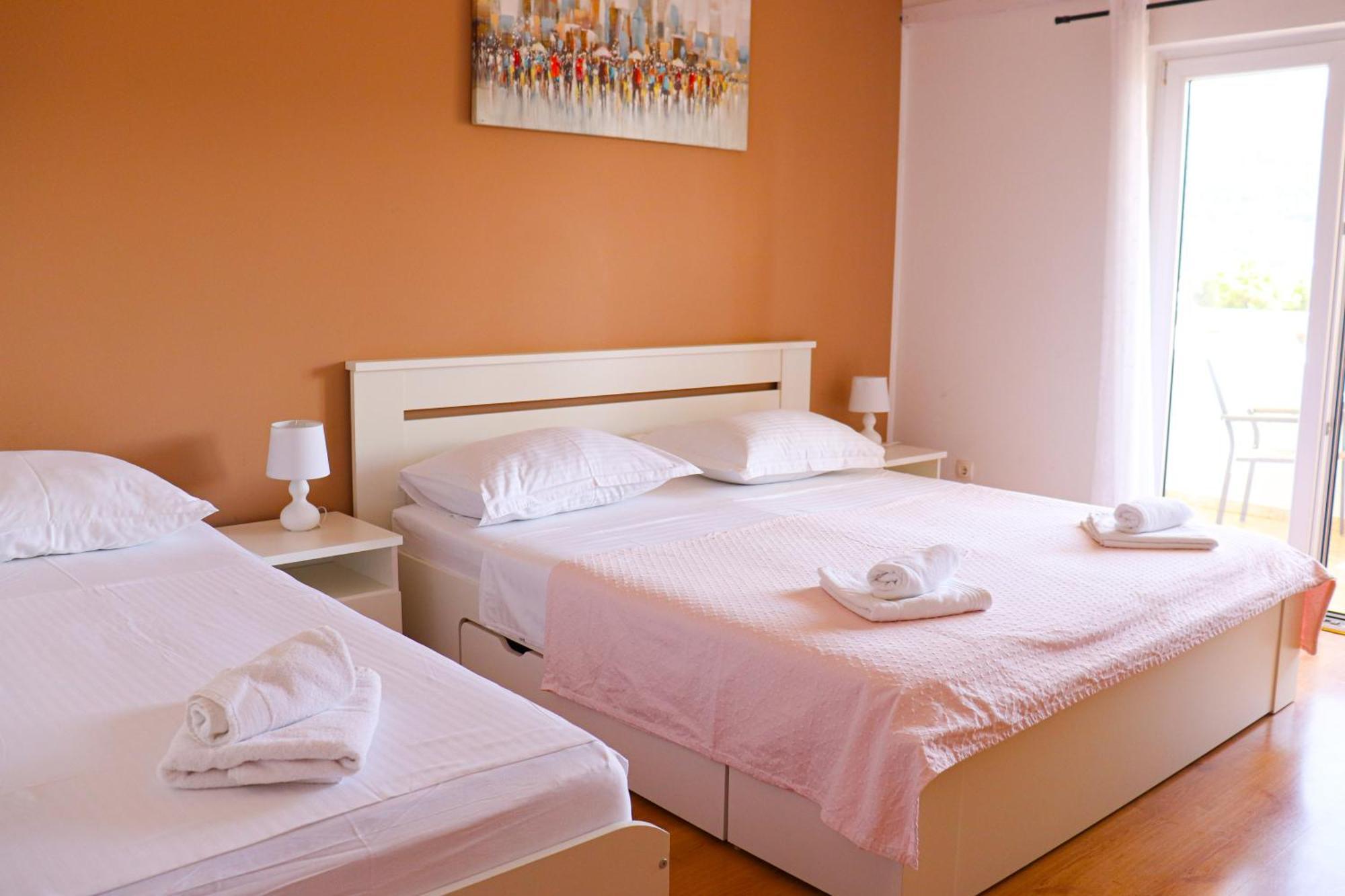 Apartments Ana Stari Grad  Ngoại thất bức ảnh