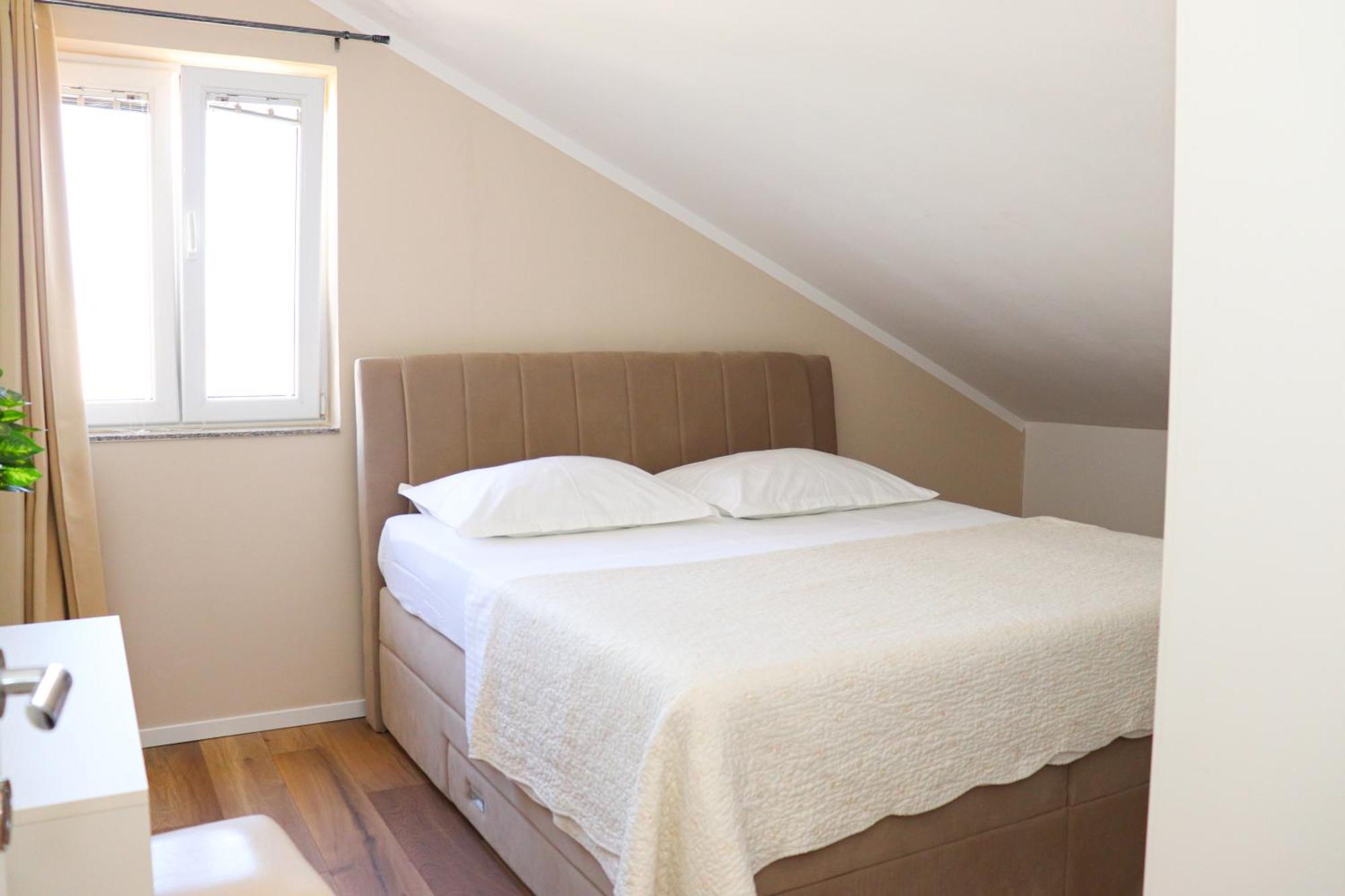 Apartments Ana Stari Grad  Ngoại thất bức ảnh