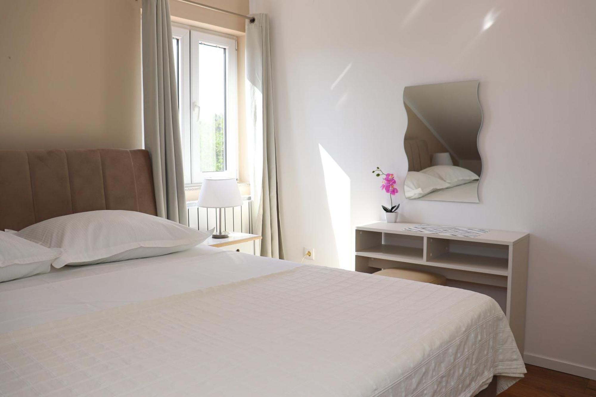 Apartments Ana Stari Grad  Ngoại thất bức ảnh